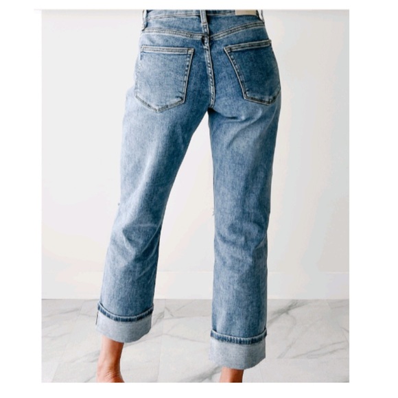 NWT Saige Medium Wash Star Print Cuffed Boyfriend Jeans - Picture 3 of 16